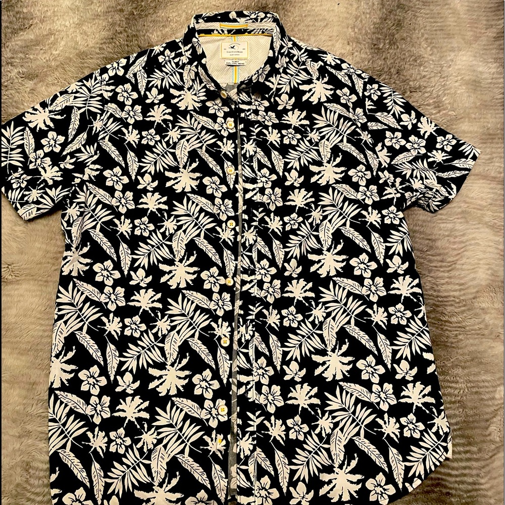 Mens button up shirt Hawaiian print